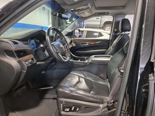 2017 Cadillac Escalade Luxury