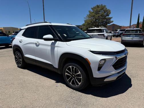 Summit White 2024 Chevrolet Trailblazer LT