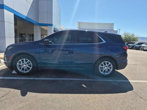 Blue Glow Metallic 2022 Chevrolet Equinox 1LT