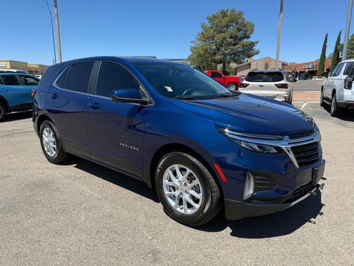 Blue Glow Metallic 2022 Chevrolet Equinox 1LT