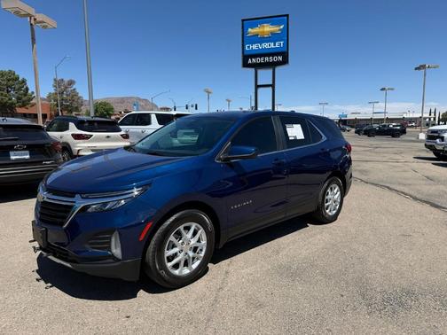 Blue Glow Metallic 2022 Chevrolet Equinox 1LT