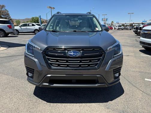 Magnetite Gray Metallic 2024 Subaru Forester Premium