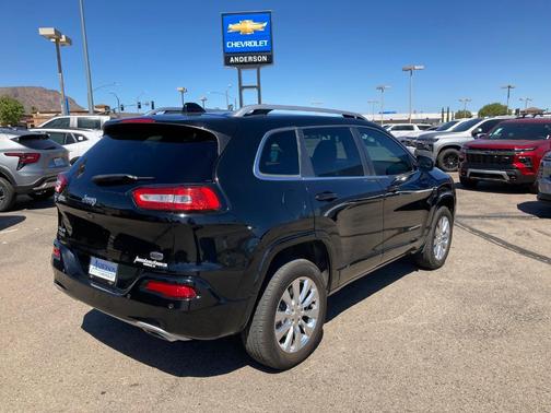 2017 Jeep Cherokee Overland