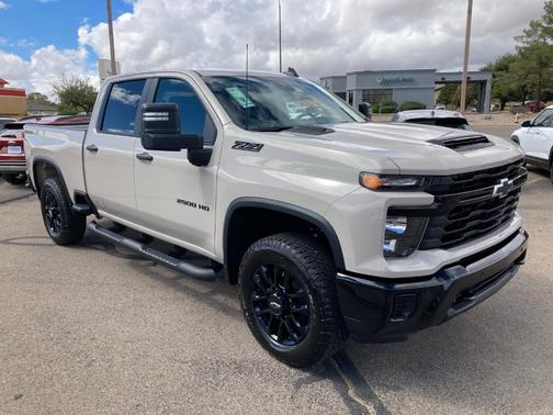 2026 Chevrolet Silverado 2500 Custom