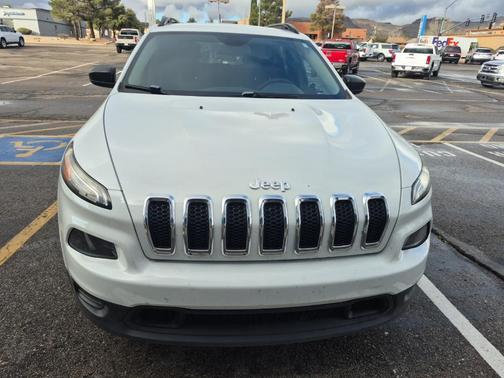 2016 Jeep Cherokee Sport