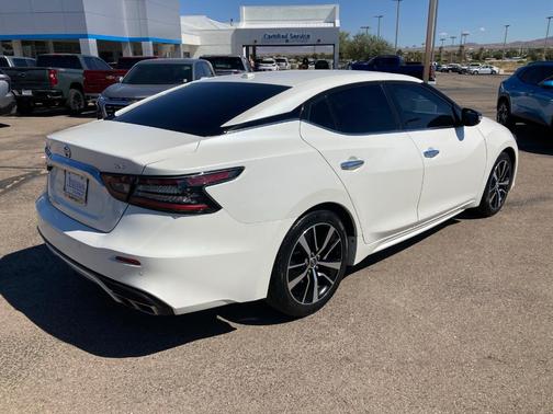 2021 Nissan Maxima SV