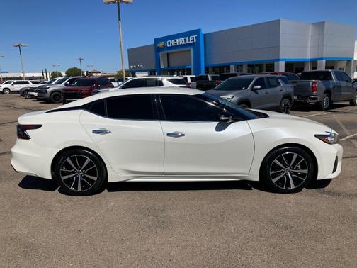 2021 Nissan Maxima SV