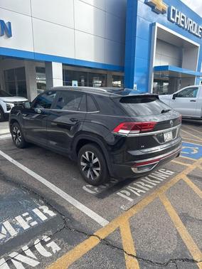 2022 Volkswagen Atlas Cross Sport 2.0T SE