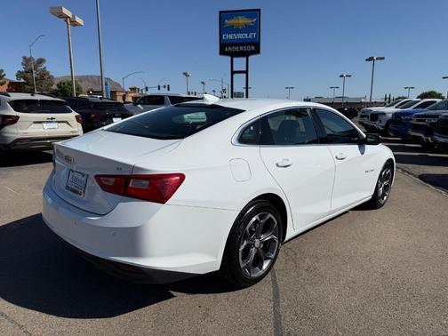 Summit White 2024 Chevrolet Malibu LT