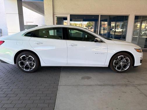 Summit White 2024 Chevrolet Malibu LT