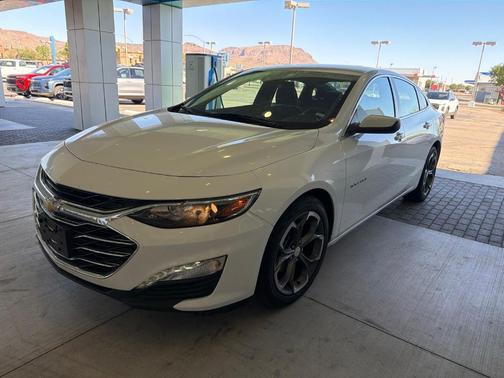 Summit White 2024 Chevrolet Malibu LT