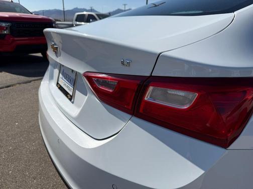 Summit White 2024 Chevrolet Malibu LT