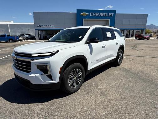 Summit White 2025 Chevrolet Traverse LT