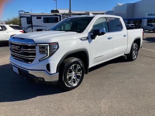 2024 GMC Sierra 1500 SLT