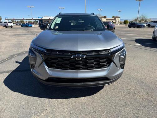 Sterling Gray Metallic 2026 Chevrolet Trax LT