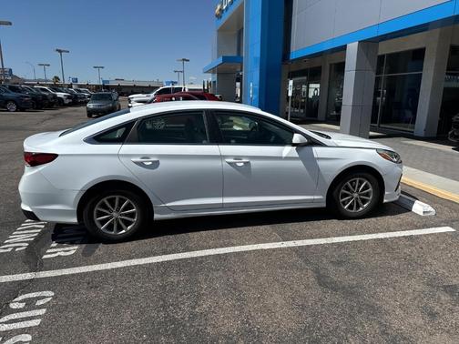 2018 Hyundai SONATA SE