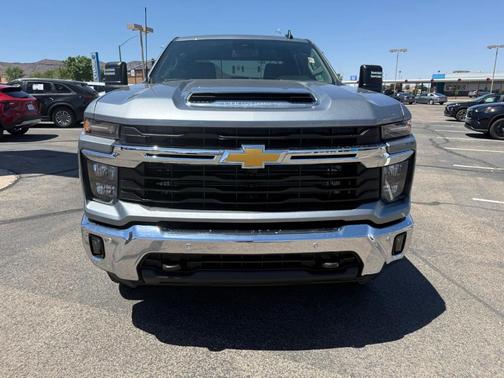 Sterling Gray Metallic 2026 Chevrolet Silverado 3500 LT