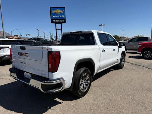 Summit White 2024 GMC Sierra 1500 SLT