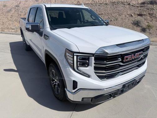 Summit White 2024 GMC Sierra 1500 SLT