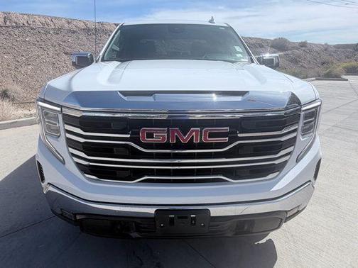 Summit White 2024 GMC Sierra 1500 SLT