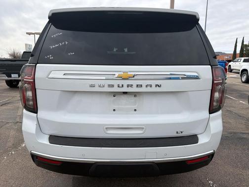 2024 Chevrolet Suburban LT