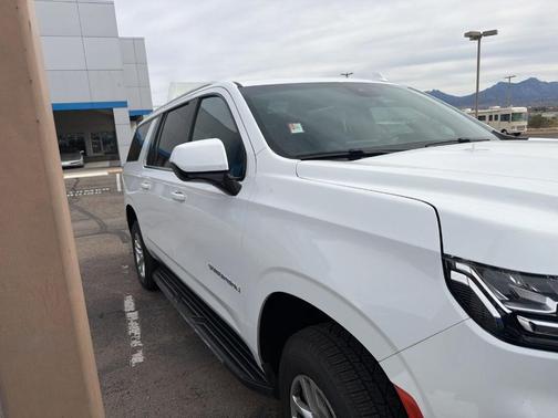 2024 Chevrolet Suburban LT