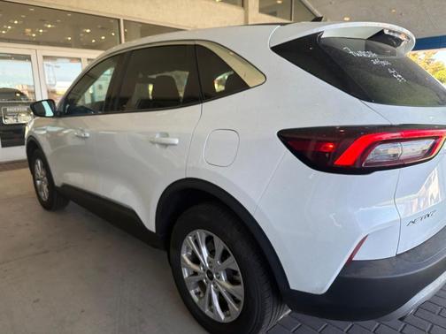 Oxford White 2024 Ford Escape Active