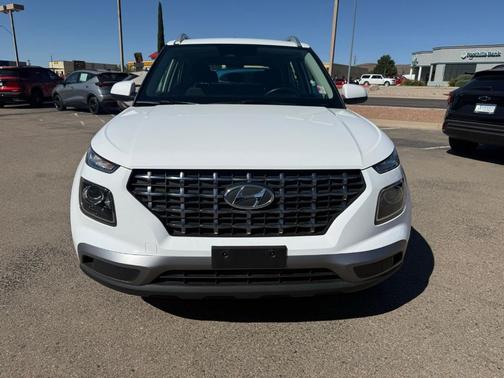 Lunar White 2025 Hyundai VENUE SEL