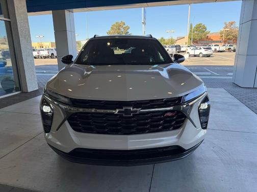 White Sand 2026 Chevrolet Trax 2RS