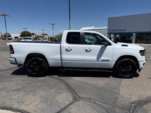 Bright White Clearcoat 2022 RAM 1500 Big Horn