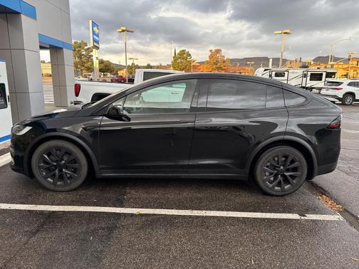 2024 Tesla Model X Base