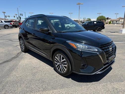 Super Black 2024 Nissan Kicks SR