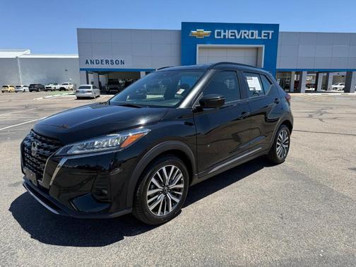 Super Black 2024 Nissan Kicks SR