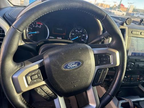 White Metallic 2021 Ford F-350 Lariat Super Duty