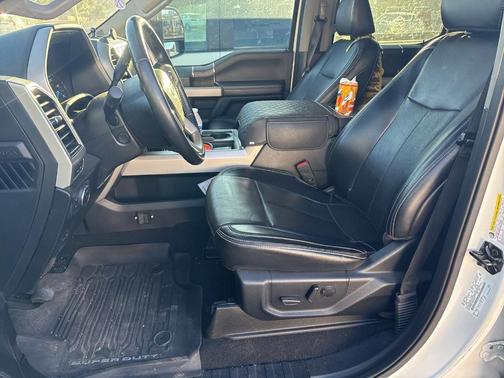 White Metallic 2021 Ford F-350 Lariat Super Duty