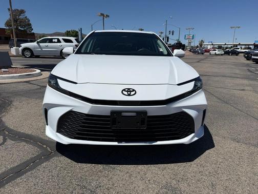 Ice 2025 Toyota Camry LE