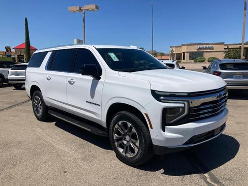 2025 Chevrolet Suburban LT