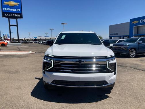 2025 Chevrolet Suburban LT