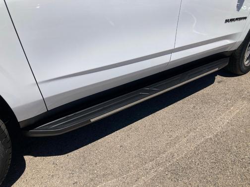 2025 Chevrolet Suburban LT