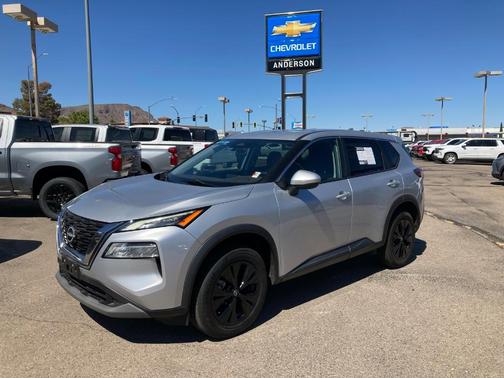 2022 Nissan Rogue SV