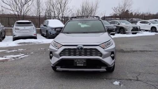 2020 Toyota RAV4 Hybrid SE