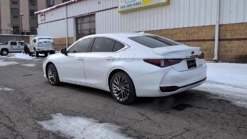 2025 Lexus ES 300h Luxury