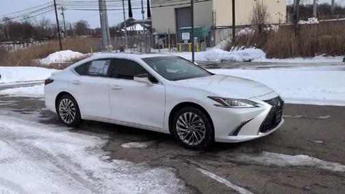 2025 Lexus ES 300h Luxury