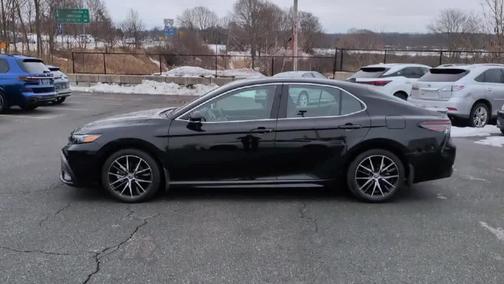 2024 Toyota Camry Hybrid SE