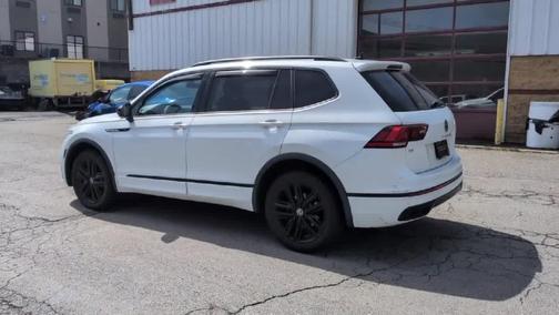 Pure White 2022 Volkswagen Tiguan 2.0T SE R-Line Black 4MOTION