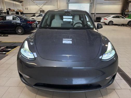 2022 Tesla Model Y Performance Dual Motor All-Wheel Drive