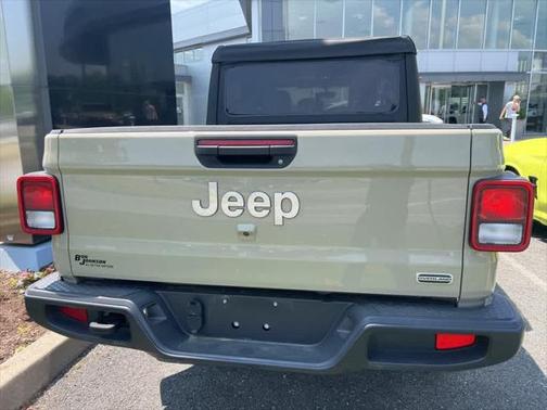 2022 Jeep Gladiator Overland