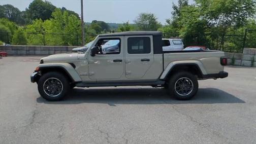 2022 Jeep Gladiator Overland