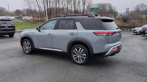 2022 Nissan Pathfinder Platinum 4WD