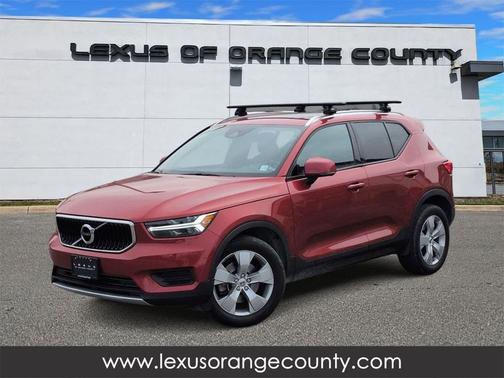 2020 Volvo XC40 T5 Momentum